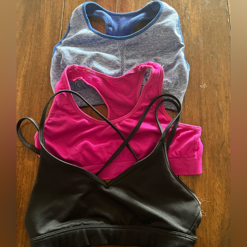 Bundle of Old Navy Sports Bras Size Small